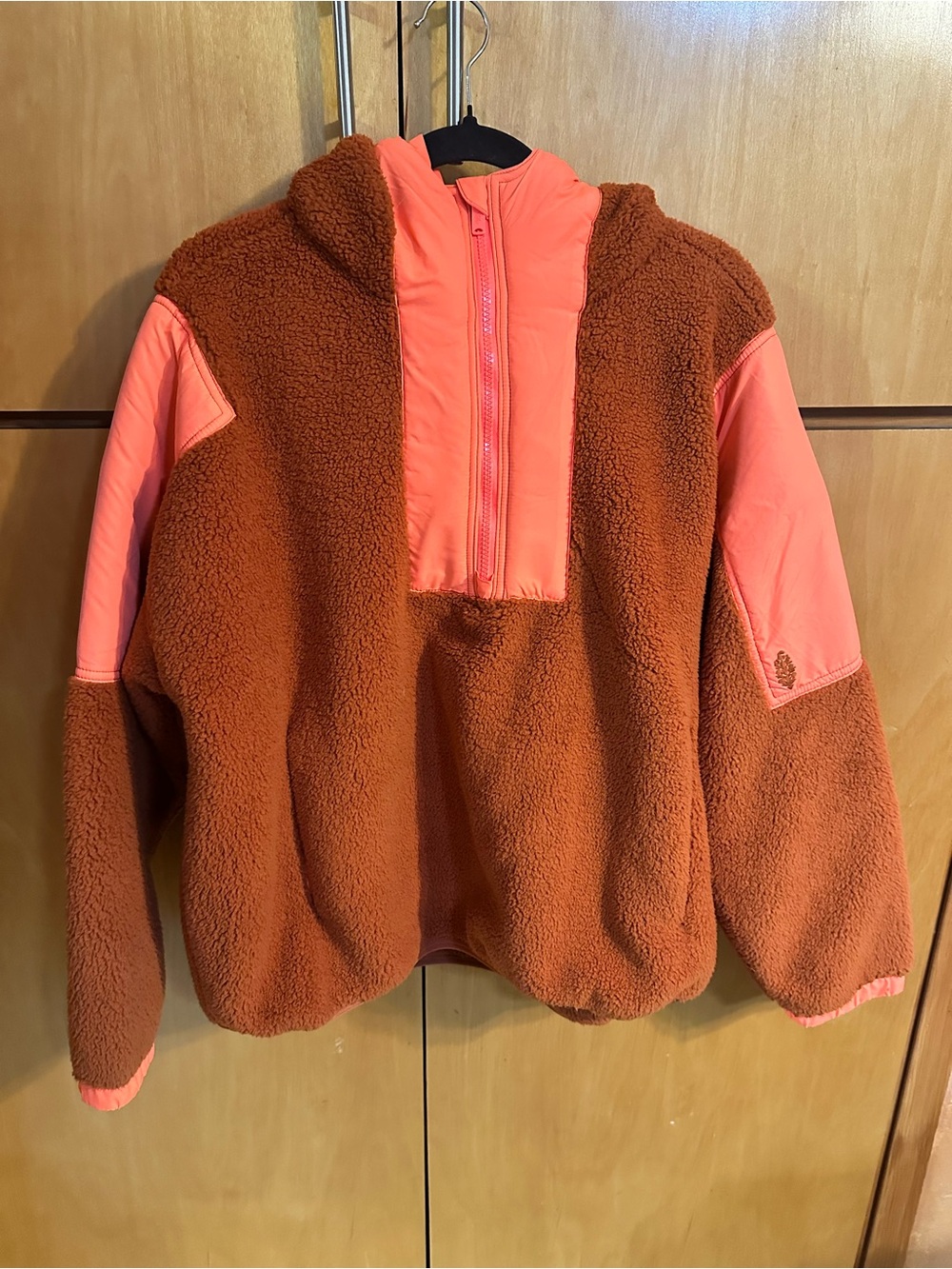 FP MOVEMENT Lead The Pack Teddy Pullover Neon Coral Toasted Coconut - Picture 4 of 9